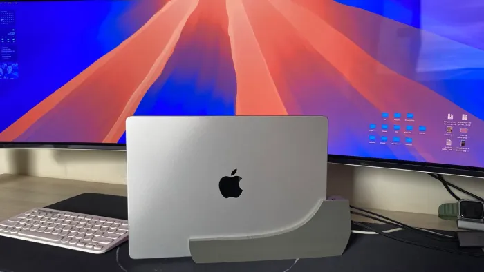 Dock Vertical para MacBook Pro 14? e 16? | M1 ao M5 | PETG Fibra de Carbono