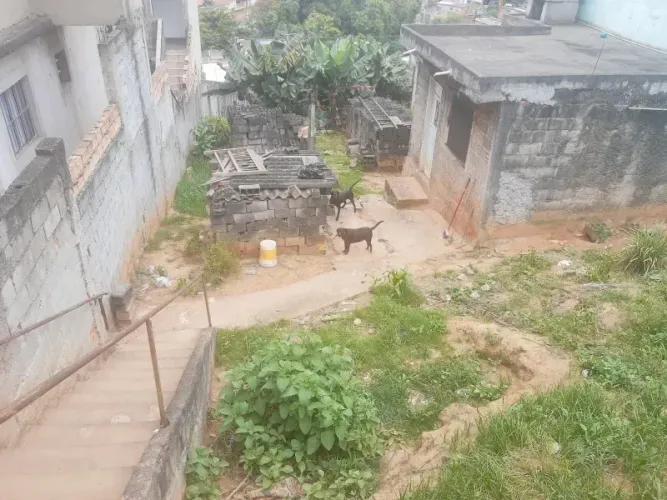 VENDO TERRENO EM DECLIVE IDEAL PARA SALÃO COMERCIAL NO VALO VELHO ( VI593 )