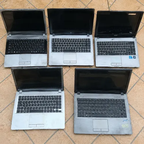 Lote com 5 notebooks para retirada de peças