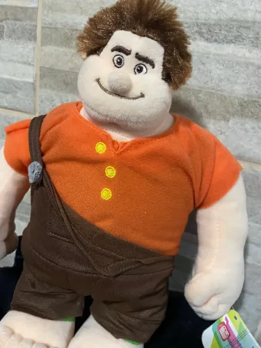 Pelúcia Detona Ralph da Disney 28cm