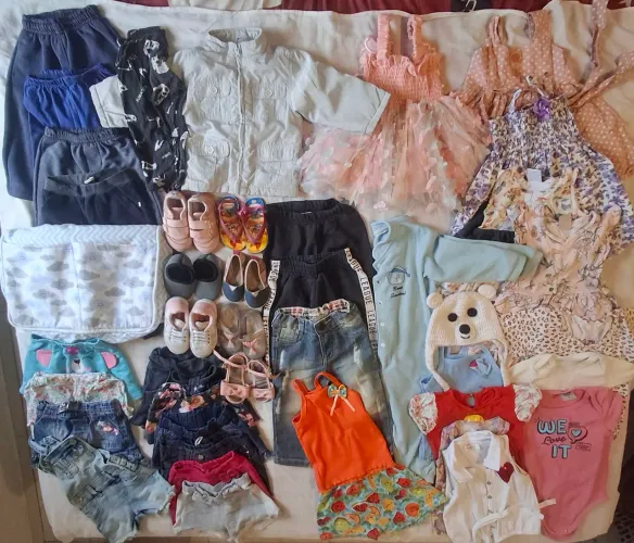 Combo menina 35 peças de roupa + 7 sapatos