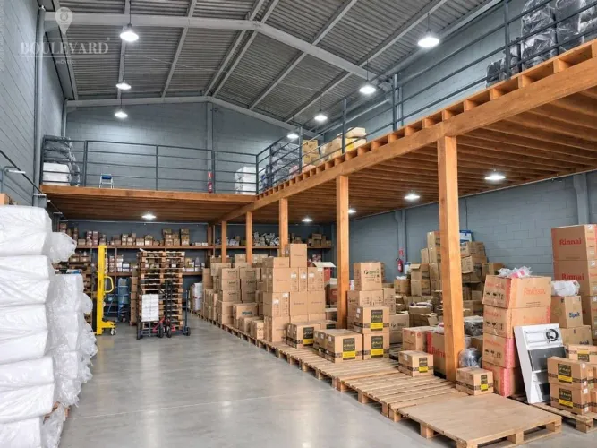 Barracão à venda, 460 m² por R$ 1.500.000 - Guatupê - São José dos Pinhais/PR