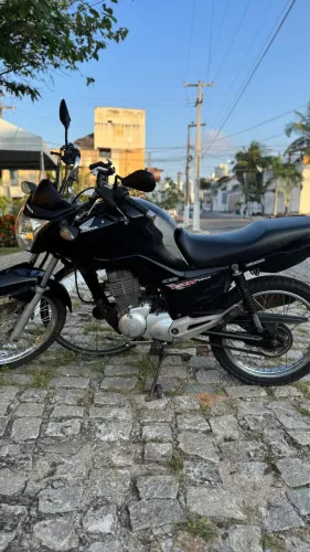 Estou vendendo pois peguei outra, e não estou usando ela a um tempo.