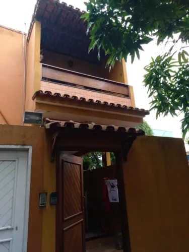 Duplex com dois quartos sala e cozinha banheiro varanda