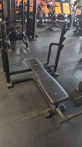 aparelhos de musculação