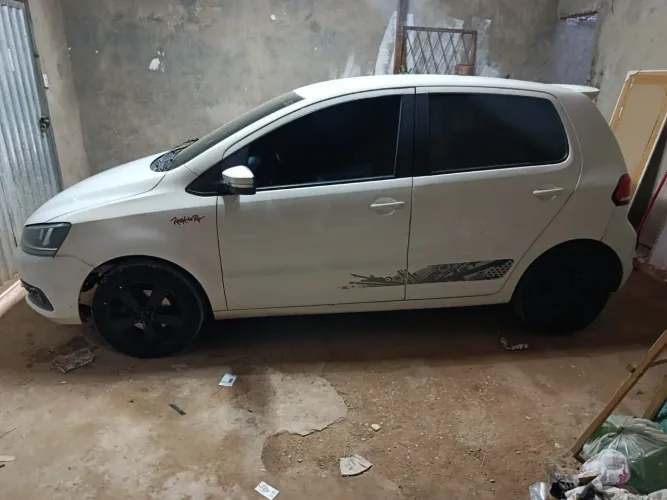 Volkswagen Fox Rock IN RIO 1.6 MI Total Flex 8V 5P 2016