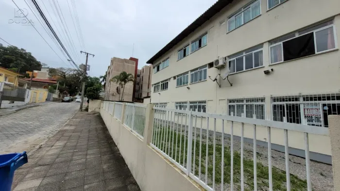 Kit net a 5 min da UFSC