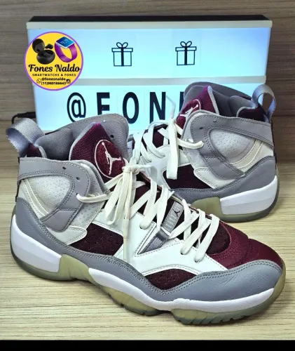 Nike Jordan Jumpman Two Trey na colorway "Bordeaux"