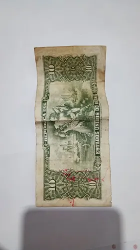 coleção de moedas e dinheiro em papel