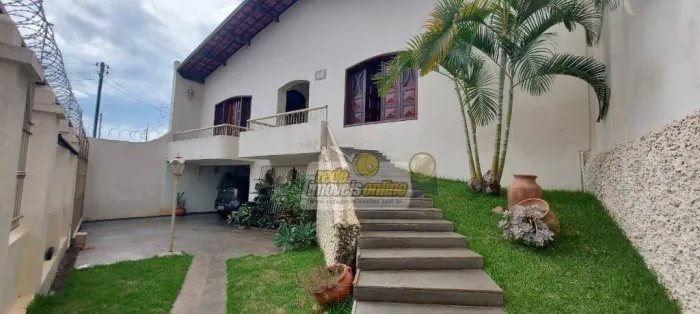 Casa com 3 dormitórios sendo 02 suítes, área de lazer com piscina à venda, 336 m² por R$ 7