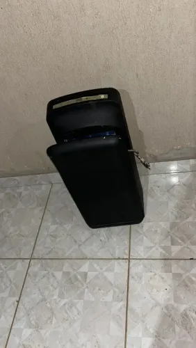Secadora de mãos para banheiro