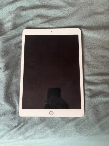 iPad 7ª Geração 32GB Wi-Fi Prata - Excelente Estado
