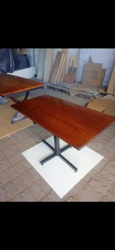 Mesa nova, est. Ind. 1.20m X 60 cm X 75 cm X madeira 3cm espessura, base metálica reforc.