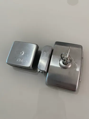 Tranca Para Porta De Correr Fechadura Jbm Fc1 P/ Portas Cor Cromado