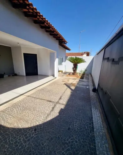 Casa em Penápolis excelente localização 3 quartos 175 m²