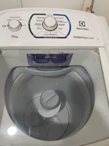 Máquina de Lavar Electrolux 11kg Branca Essential Care com Easy Clean e Filtro Fiapos (LES