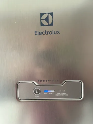 Geladeira eletrolux inox