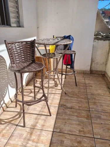 Conjunto de mesa com cadeira
