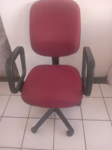 Cadeira p/Escritorio. Ver descrição completa
