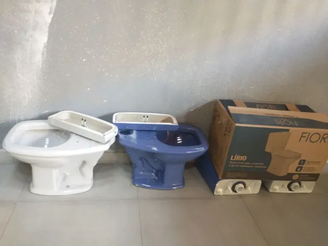 Vazos sanitários em ótimo estado