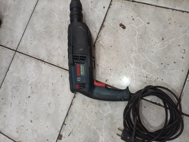 Furadeira Bosch semi-nova