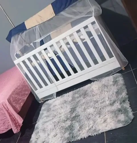 Vendo berço novo com colchão junto novinho número * não entrego