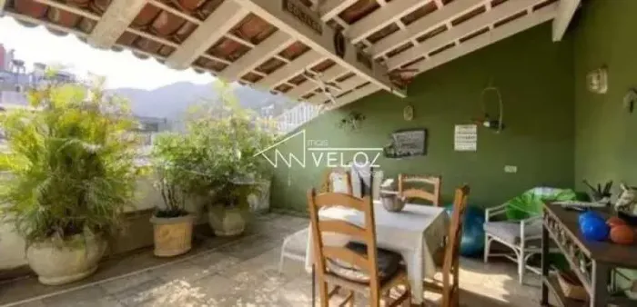 Apartamento - Duplex / Residencial / Lagoa