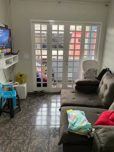 Alugo casa em Santa Eugênia