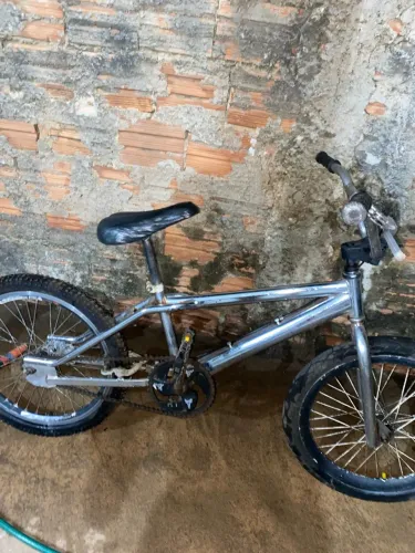 Bicicleta aro 20 bmx croos, bicicleta top , pra vender logo.