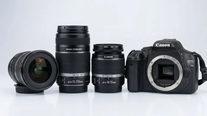 Kit Camera Canon EOS Rebel T2i + Lentes