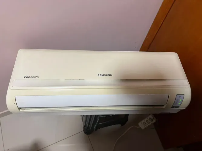 ? Ar-Condicionado Split 12.000 BTUs - Ótimo Estado!