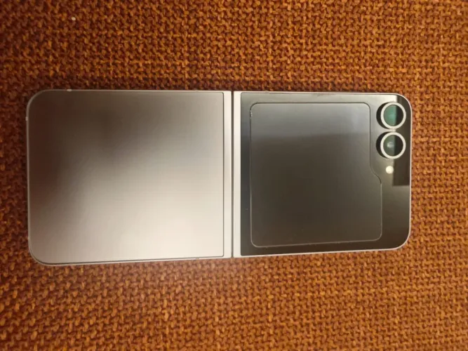 Samsung Galaxy Z flip 6 - 512gb