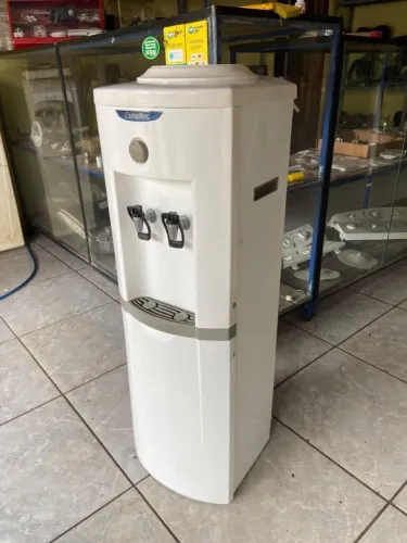 Bebedouro Esmaltec semi-novo com garantia