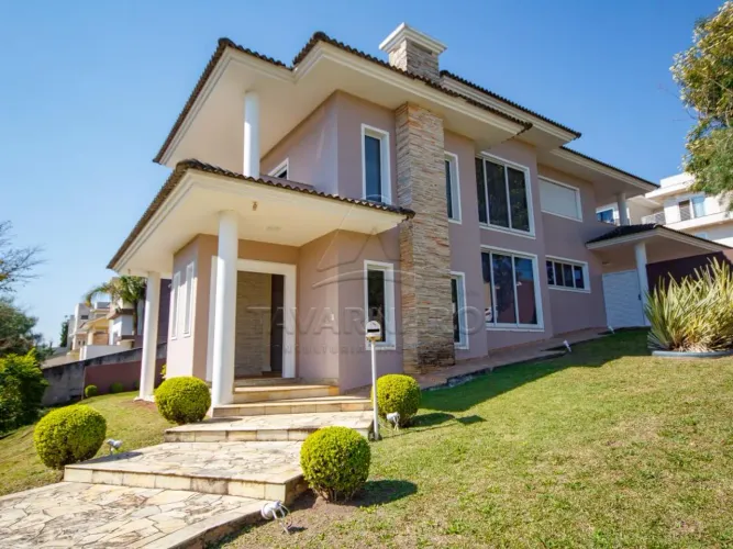 Casa Semi-Mobiliada no Condomínio Parque dos Franceses com 3 Suítes!