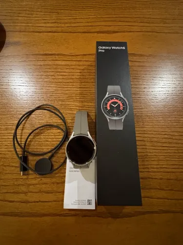 Samsung Galaxy Watch5 pro 45mm (semi-novo)