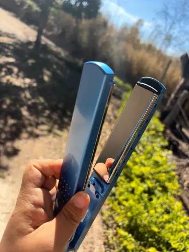 prancha de cabelo Philco Titanium Power azul