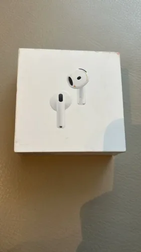 AirPods 4 com Cancelamento Ativo de Ruído, novo, nunca usado e na embalagem original lacra