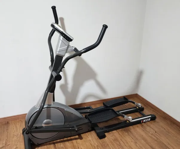 Elíptico Kikos KE 5.0  Simulador de Passadas (Corrida ou Caminhada)