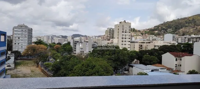 Cobertura linear à venda, Rua Visconde de Figueiredo, Tijuca. Código 23957