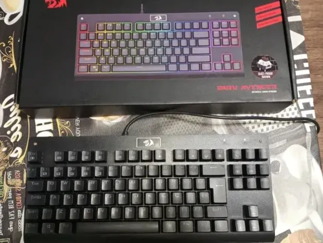 Teclado Mecânico Dark Avenger V3 (Switch Brown)