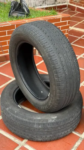 Pneus 215/60R17