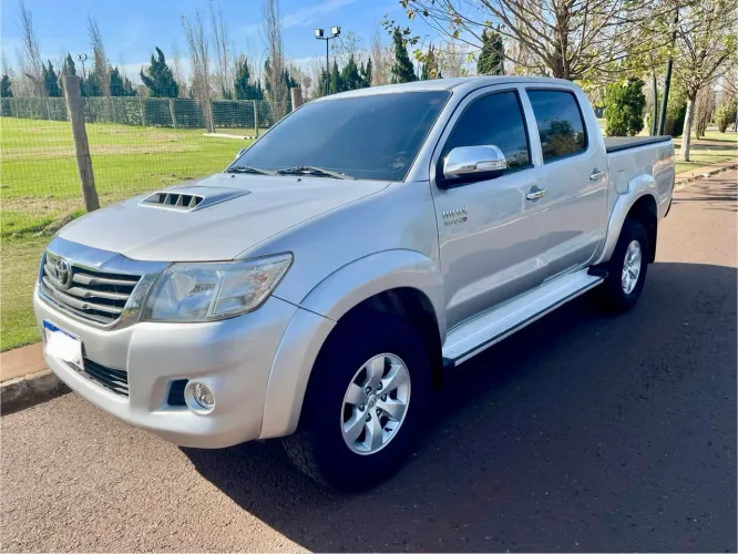 Toyota Hilux CD SRV D4-d 4X4 3.0 TDI Diesel AUT 2012