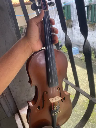 Vendo Violino usado R$350,00 no pix 