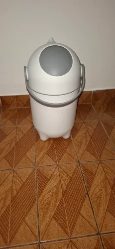 Lixeira para quarto do bebê 