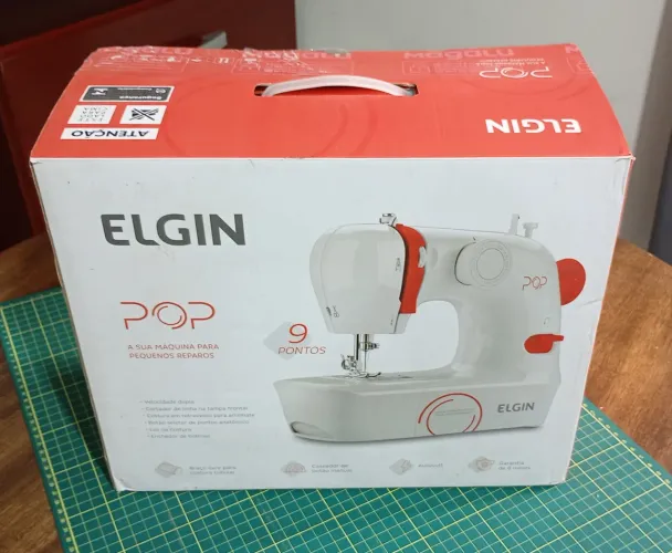 Máquina de costura Elgin Pop