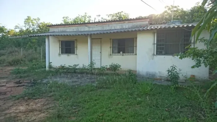 Sitio 1700 m², casa, bem localizado. Jaboticatubas.