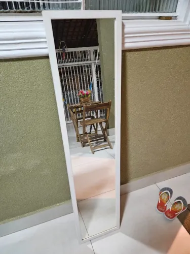 Espelho com moldura para casa
