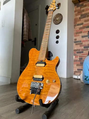 Guitarra Tagima TGM200 com upgrades EVH D-Tuna - Estilo music man