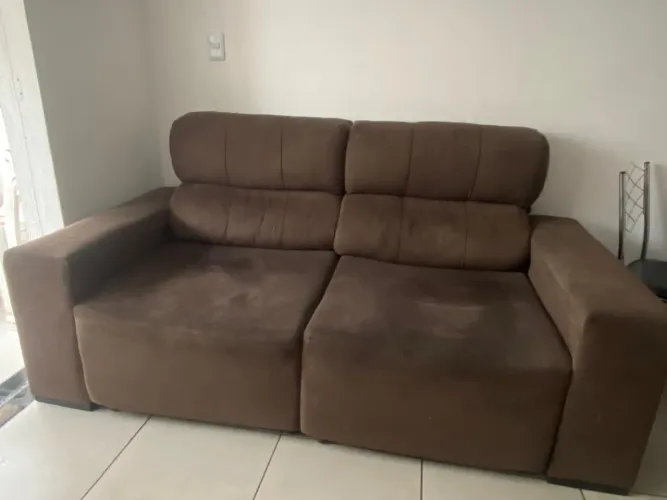 Sofá retrátil e reclinável