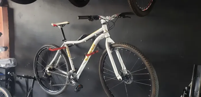 Bicicleta Mountain Bike Aro 29 24V Caloi Two Niner Conservado Revisada 